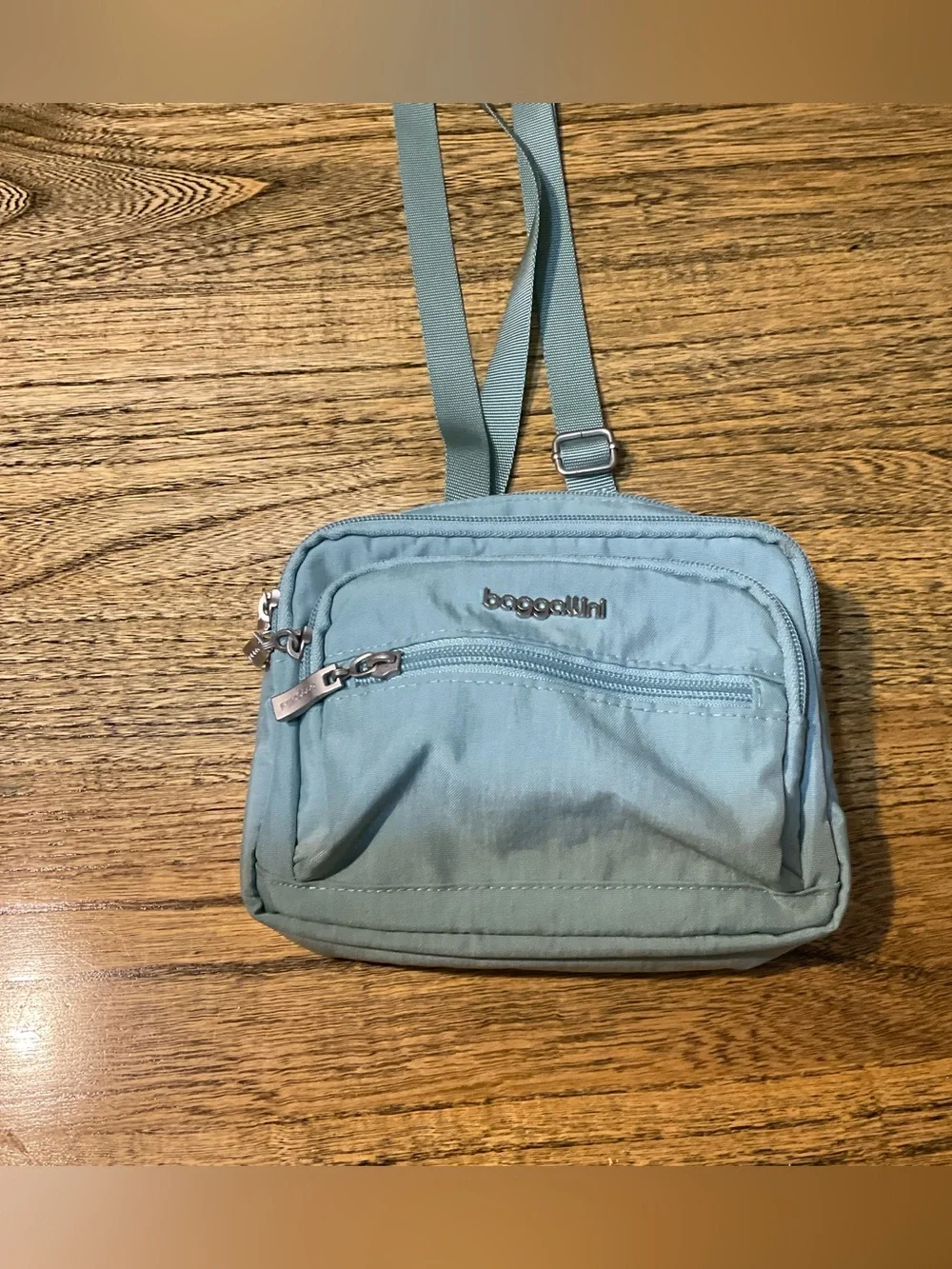 Baggallini triple zip
